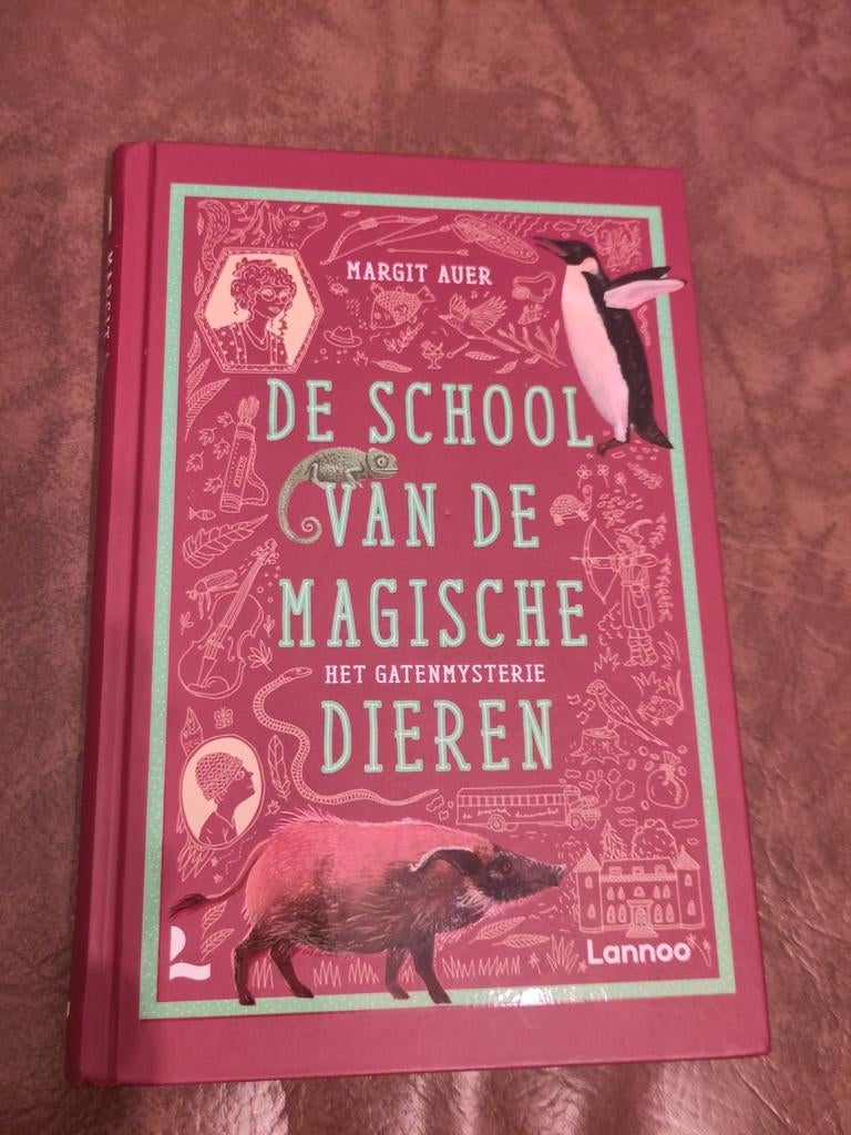 Margit Auer - Het gatenmysterie, Boeken, Fictie algemeen, Ophalen of Verzenden, Zo goed als nieuw, Margit Auer