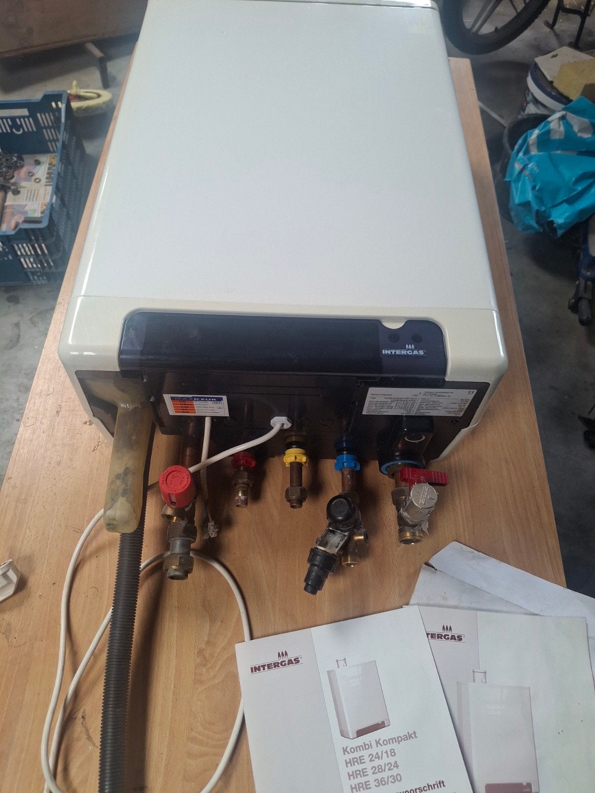 Intergas Kombi Kompakt HRE 28/24 CV-ketel (bouwjaar 2010), Doe-het-zelf en Verbouw, Verwarming en Radiatoren, Ophalen, 30 tot 80 cm