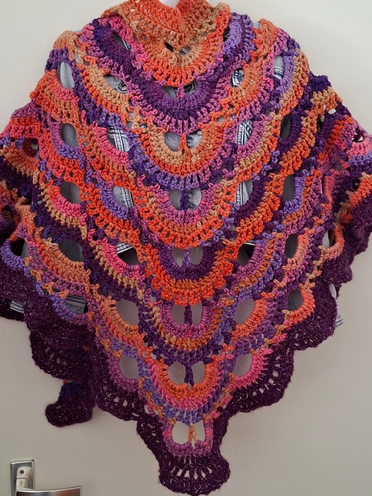 Handgemaakte gehaakte omslagdoek in levendige kleuren, Handgemaakt, Ophalen of Verzenden, Zo goed als nieuw