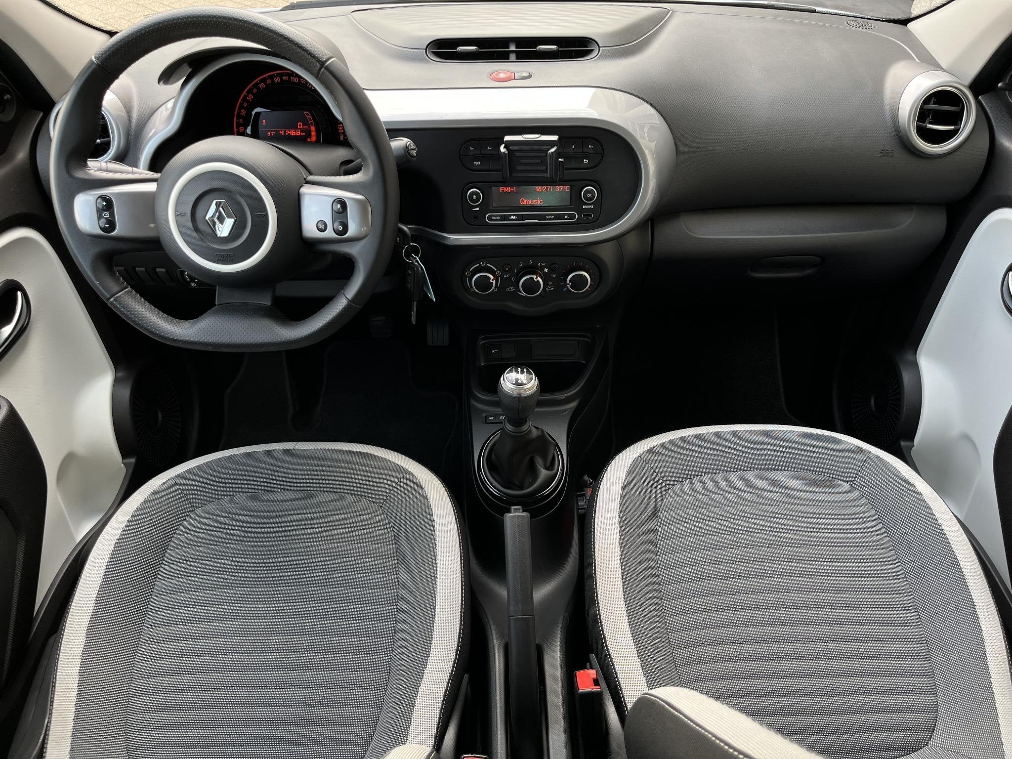 Renault Twingo 1.0 SCe Limited | Airco | Begrenzer | Bluetoo, Auto's, Gebruikt, Met garantie (alle), 4 stoelen, Origineel Nederlands