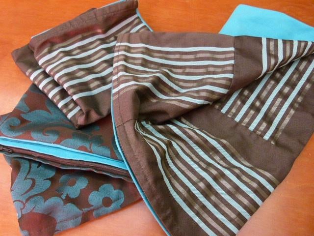 Drie kussen hoezen hoes 35 x 35 cm bruin aqua blauw tinten, Ophalen of Verzenden, Overige kleuren, Vierkant