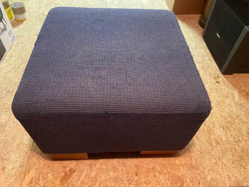 Stoffen hocker/poef/ voetenbank. extra zitplaats bij bank, Ophalen, Gebruikt, Stof, 50 tot 75 cm
