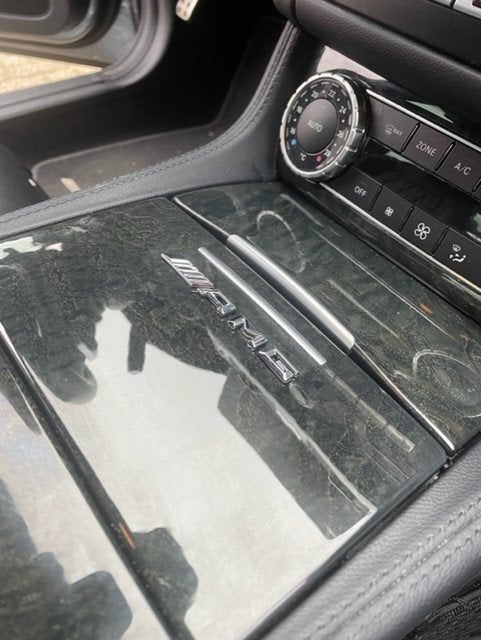 AMG embleem interieur logo console GLE E63 C63 ML CLS CLA A-, Auto-onderdelen, Interieur en Bekleding, Ophalen of Verzenden, Nieuw