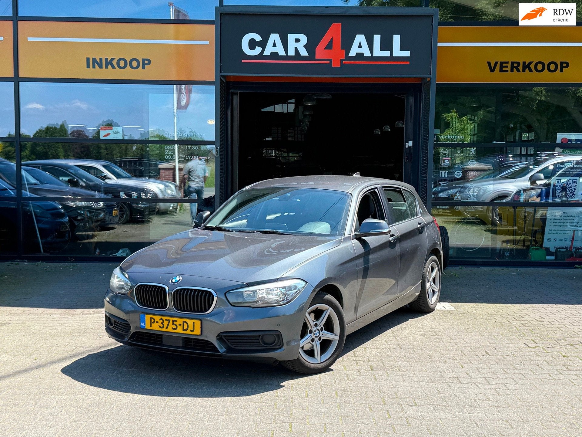 BMW 1-serie 116d Centennial High Executive ACC/STLVRM/PDC/LA, Auto's, Gebruikt, 116 pk, Bedrijf, 140 €/maand
