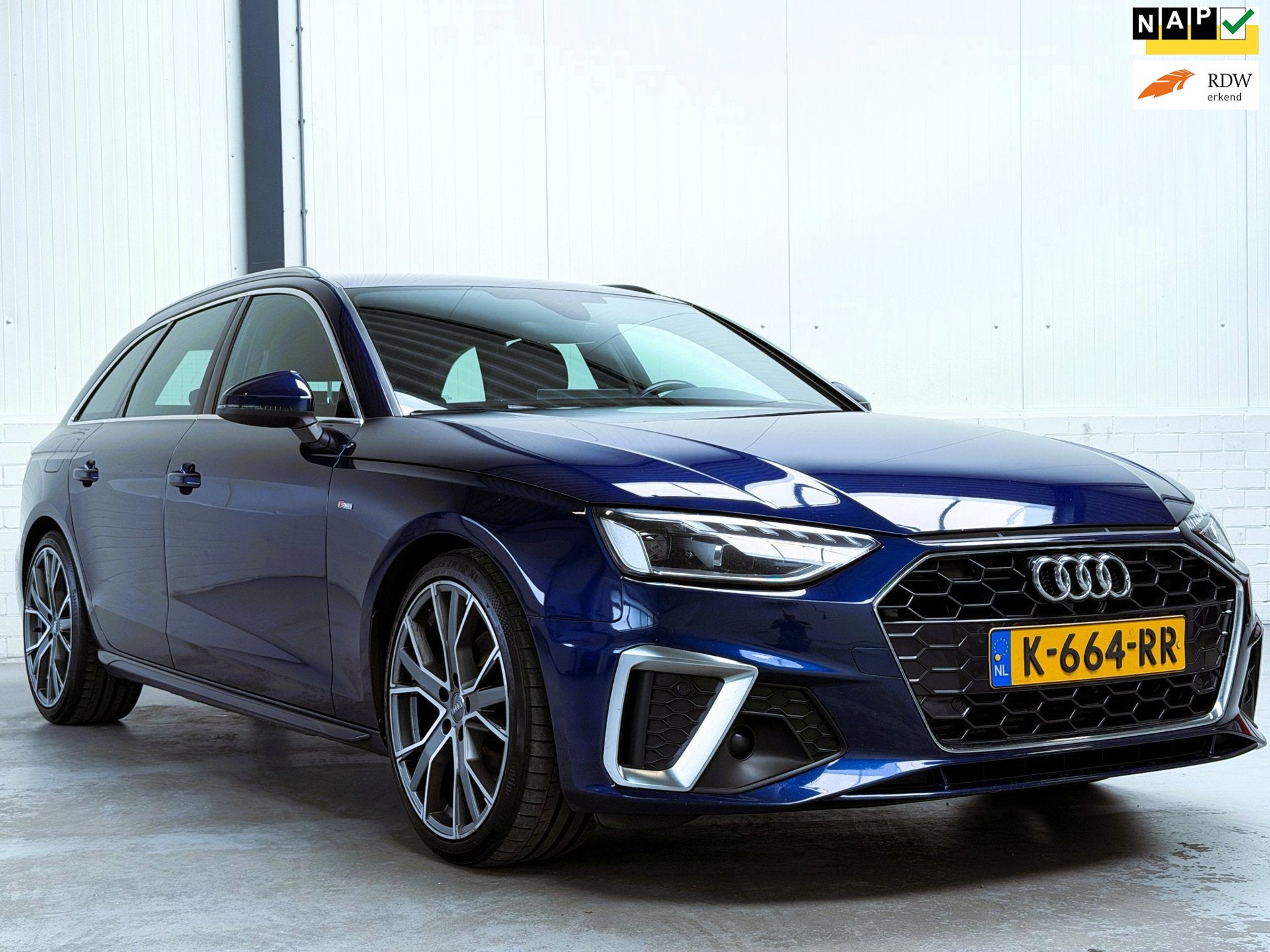 Audi A4 Avant 35 TFSI S edition|Org NL, Auto's, Gebruikt, 4 cilinders, Blauw, A4