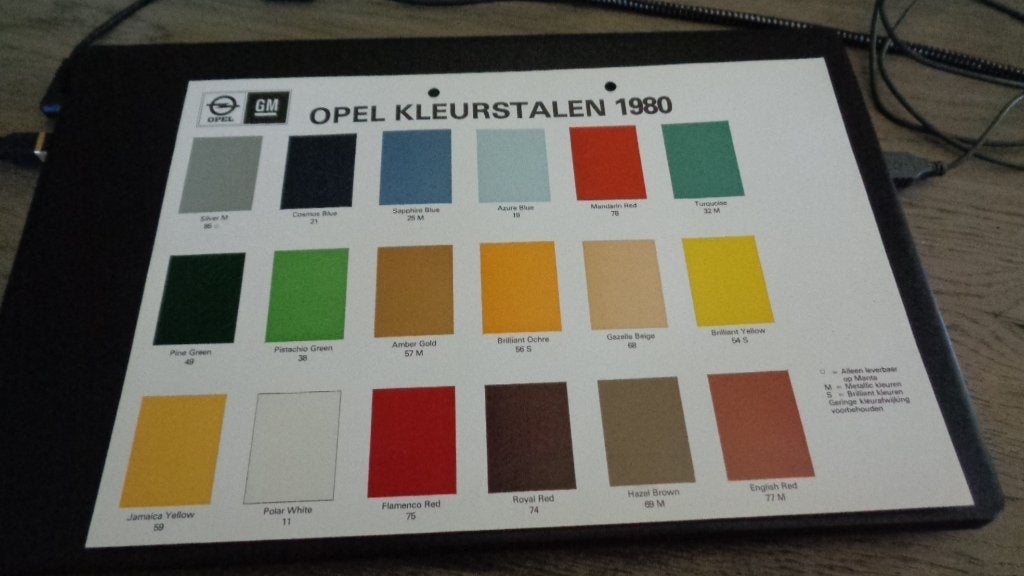 Folder KLEUREN en BEKLEDING  OPEL modellen  1980, Verzenden, Zo goed als nieuw, Opel