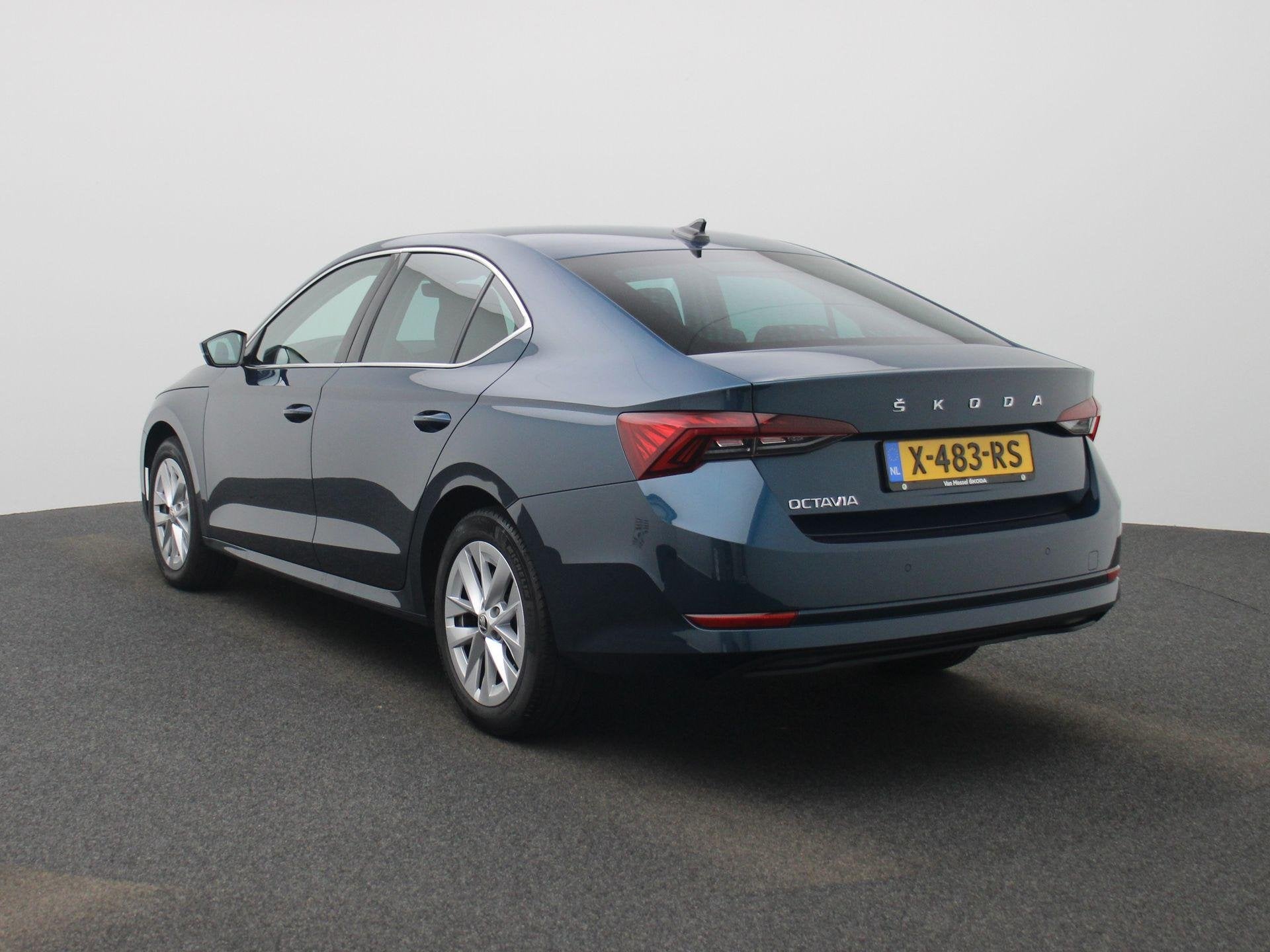 Skoda Octavia 1.0 TSI Business Edition Plus 110 PK | APPLE C, Auto's, Voorwielaandrijving, 12 maanden, Gebruikt, Blauw