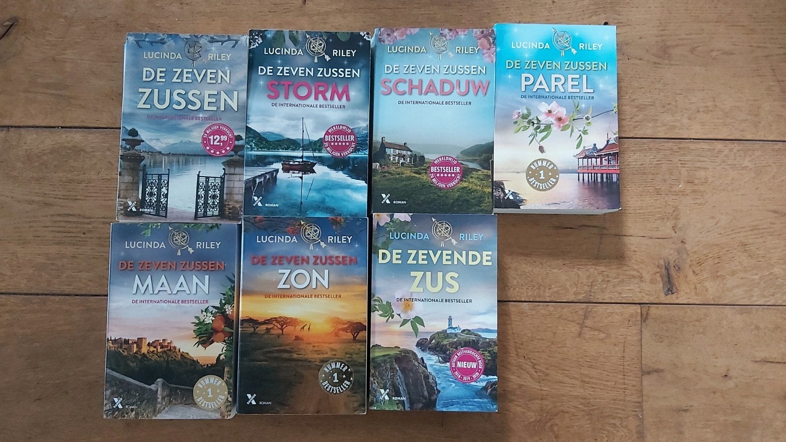 alle 8 de delen van de zeven zussen, Boeken, Ophalen of Verzenden, Zo goed als nieuw, Lucinda Riley, Nederland