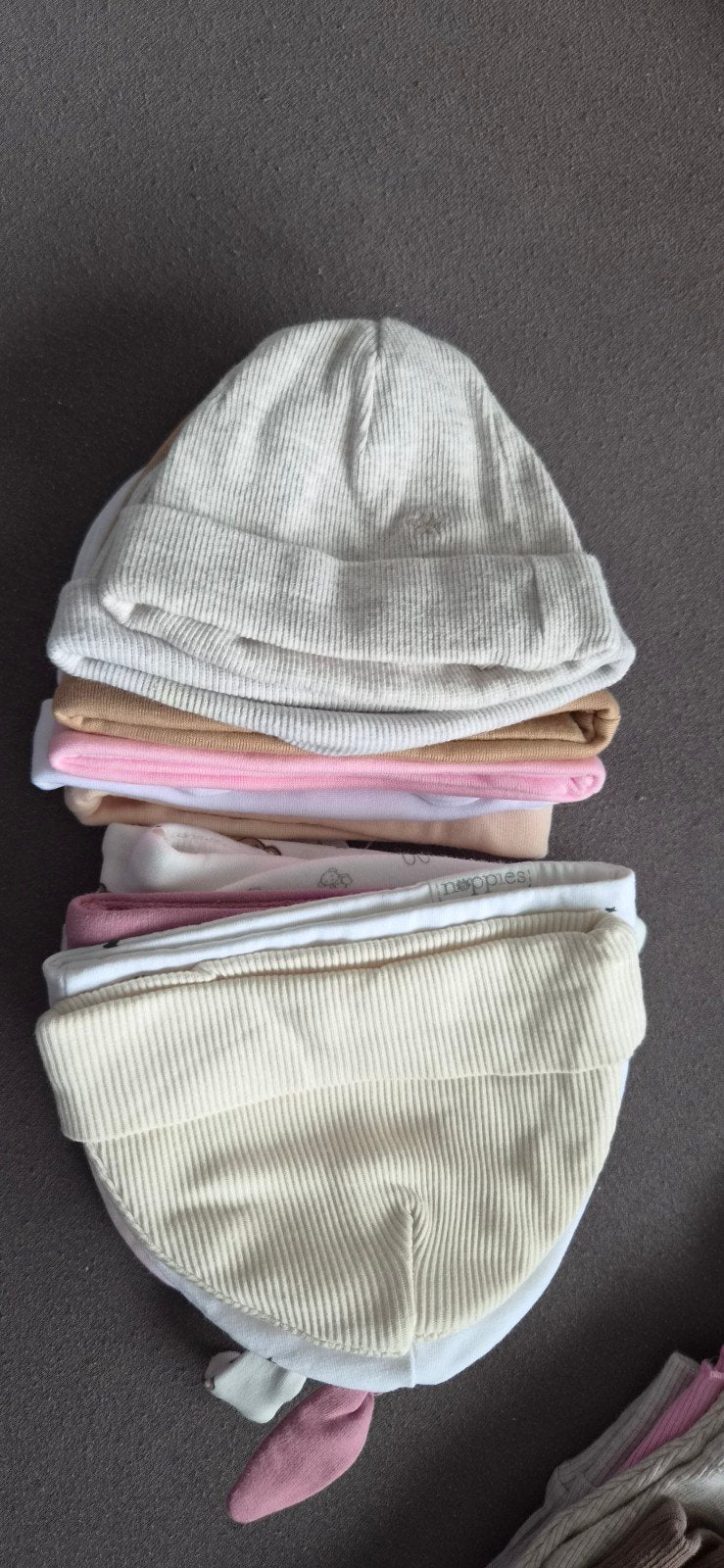 Set van 7 mutsjes voor baby's - Diverse kleuren en maten, Kinderen en Baby's, Babykleding | Mutsen, Sjaals en Wanten, Gebruikt