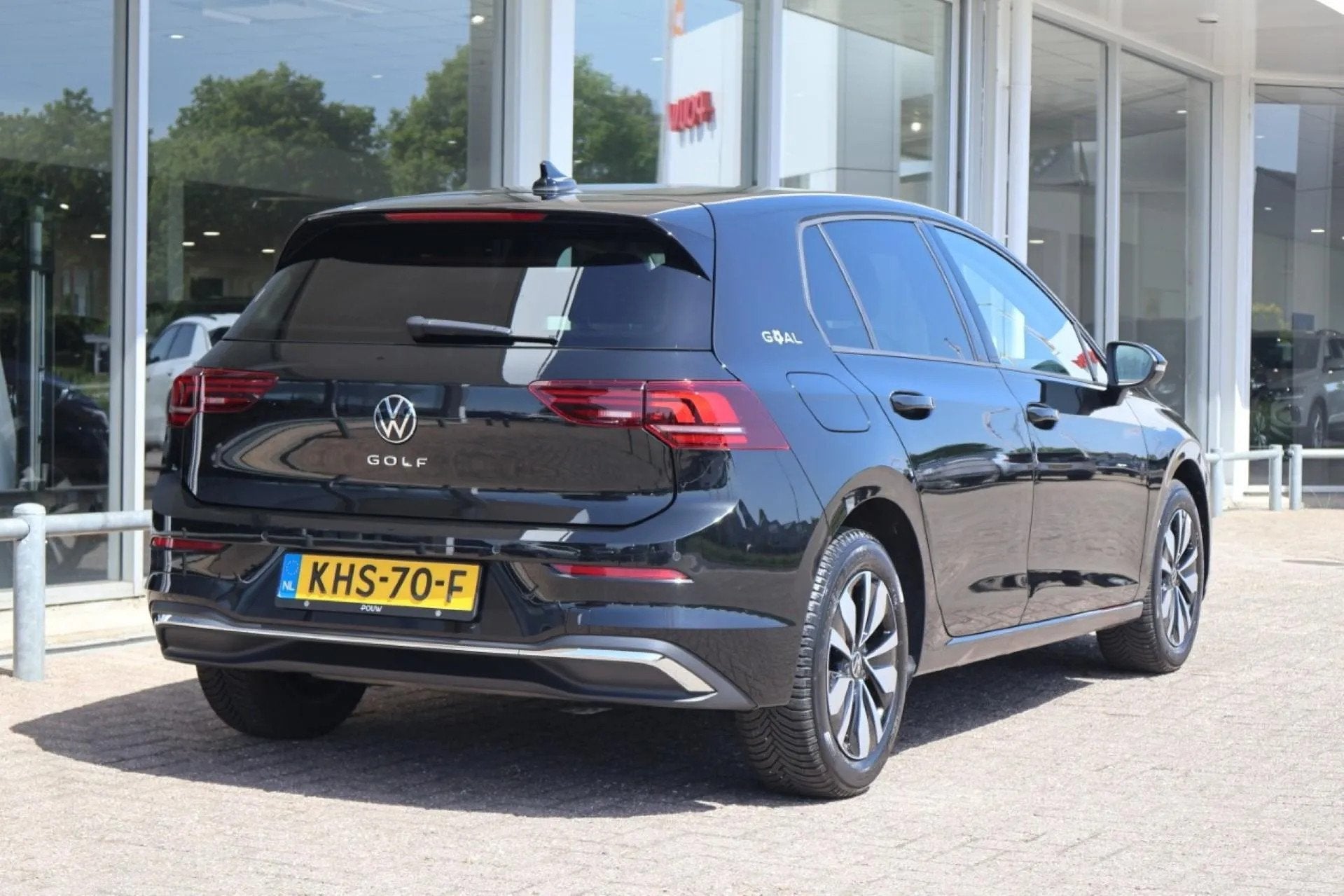 Volkswagen Golf 1.5 TSI 115pk Life Edition (bj 2025), Private lease, Automatische klimaatregeling, Zwart, Bedrijf
