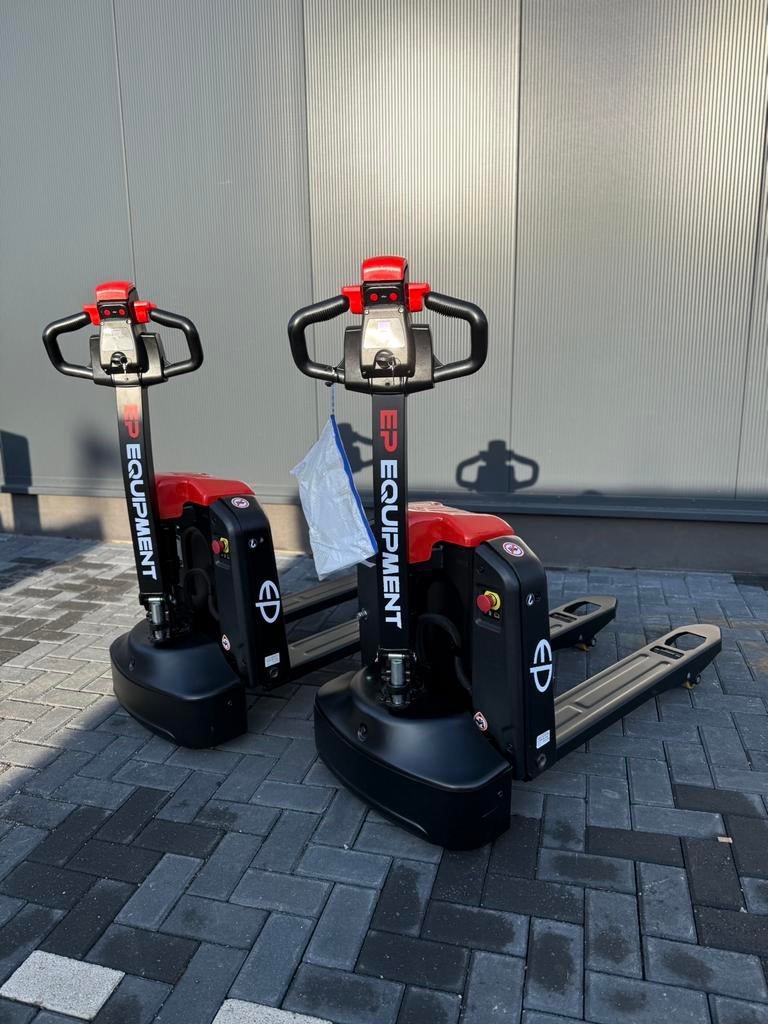 EP EPL154 Elektrische palletwagen 1500kg met zwenkwielen NEW, Doe-het-zelf en Verbouw, Palletwagens en Pompwagens, Ophalen of Verzenden