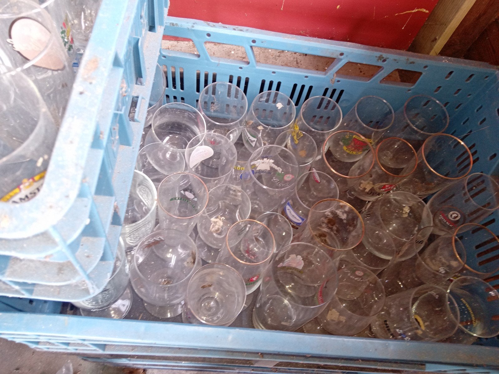 4 kratten bierglazen - diverse merken - OPRUIMING, Ophalen, Gebruikt, Bierglas
