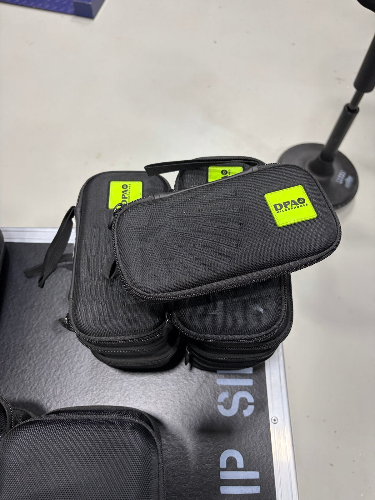 Diverse microfoonhoesjes en -etuis (Shure, DPA, Sennheiser), Muziek en Instrumenten, Microfoons, Ophalen of Verzenden, Gebruikt