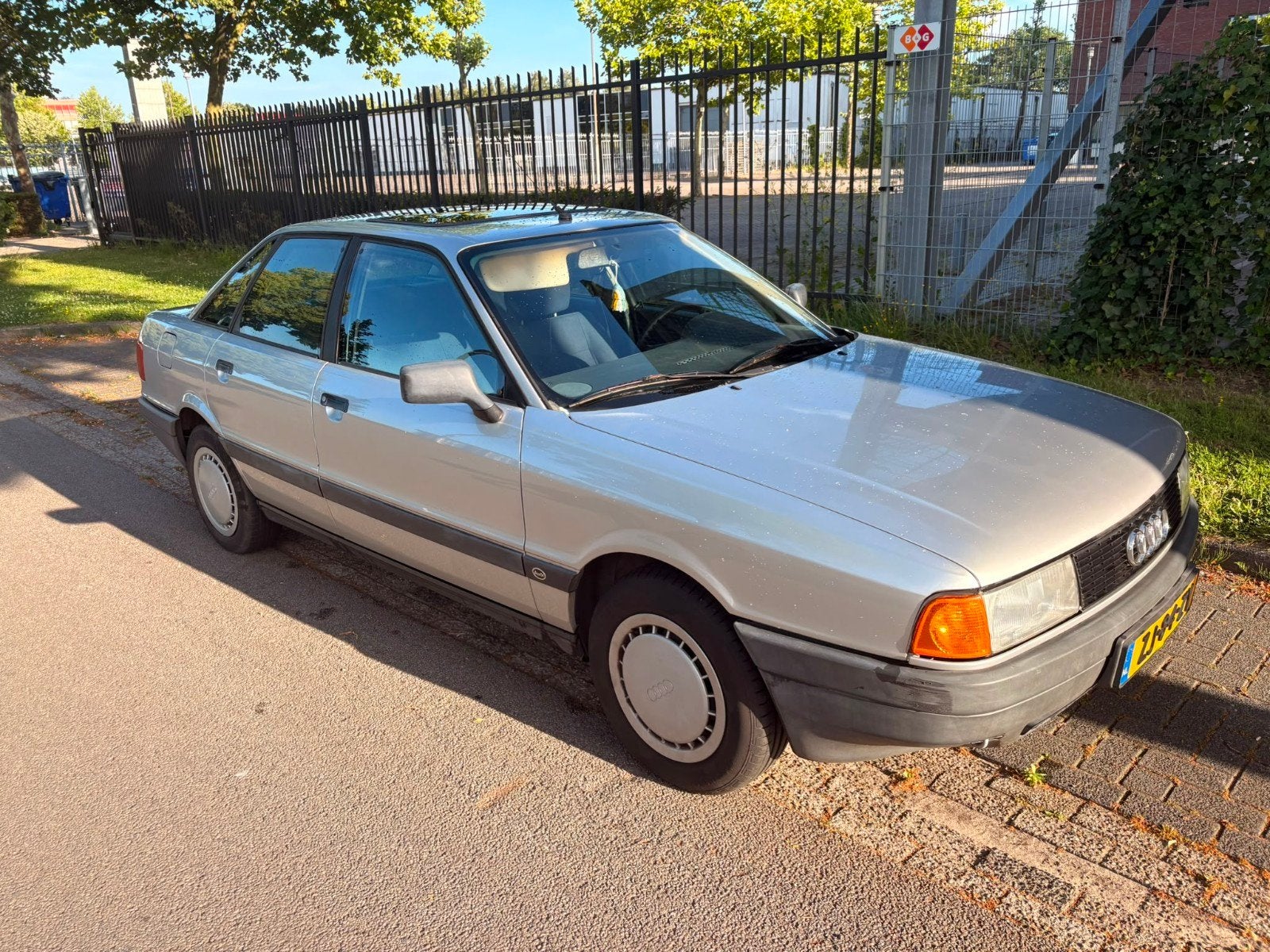 Audi 80 1.8 S AUT U9 1991 Grijs, Auto's, Audi, Particulier, Benzine, Sedan, Automaat, Origineel Nederlands, Zilver of Grijs, Voorwielaandrijving