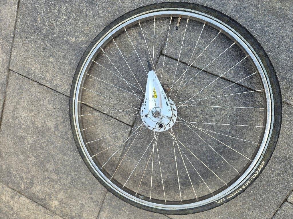 Voorwiel 28 * 1 1/2 / 22-635 28 inch rollerbrakes, Fietsen en Brommers, Fietsonderdelen, Ophalen of Verzenden, Zo goed als nieuw