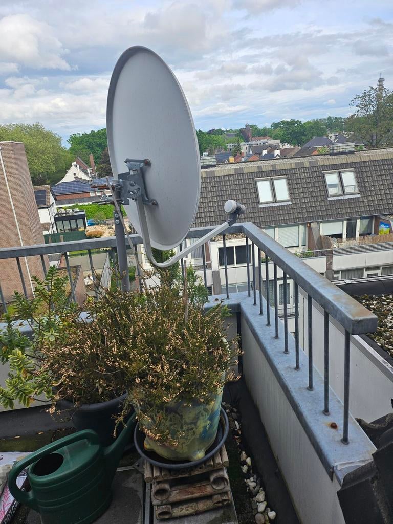 Sateliet schotel, Audio, Tv en Foto, Schotelantennes, Ophalen of Verzenden, Overige merken