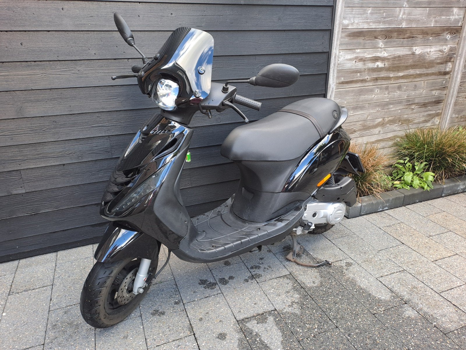 Piaggo Zip scooter 4takt, Fietsen en Brommers, Scooters | Piaggio, Ophalen, Maximaal 45 km/u, Zip, Zo goed als nieuw