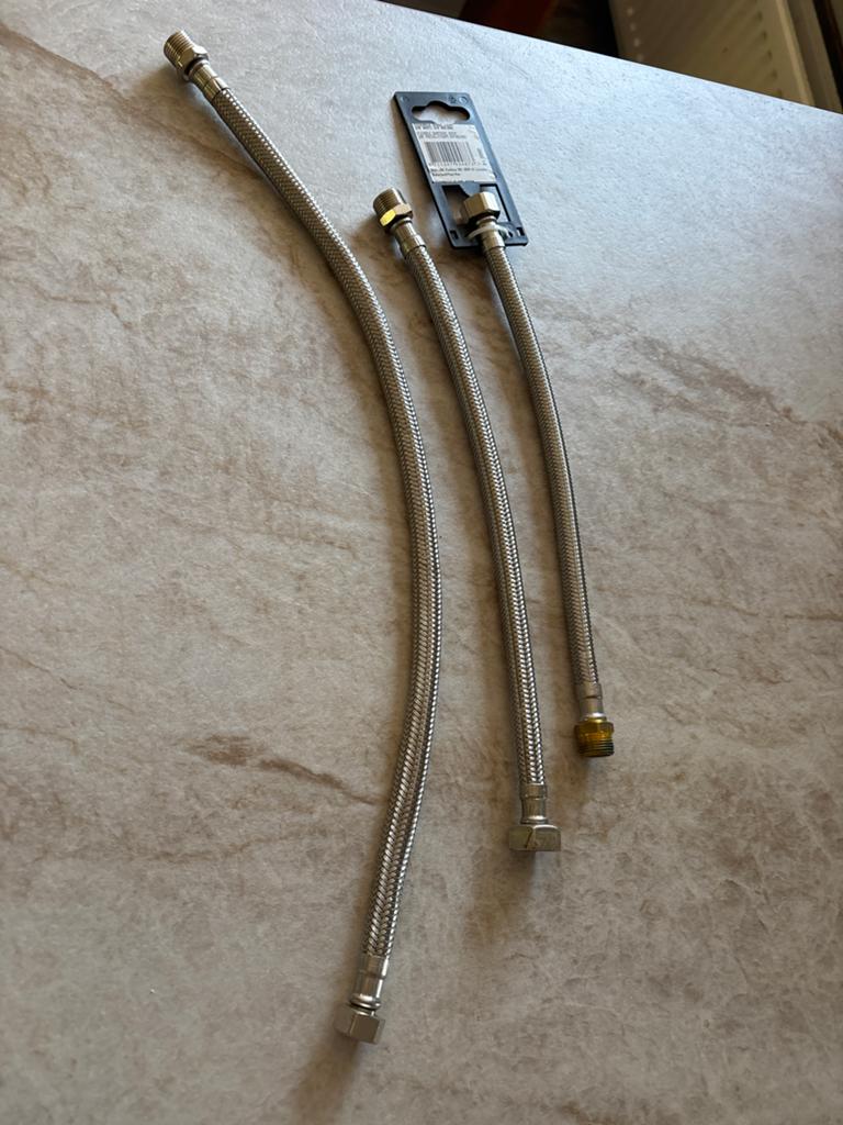 Flexibele sanitaire slangen 3/8" - 30cm, Ophalen, Minder dan 20 mm, Overige typen, Zo goed als nieuw