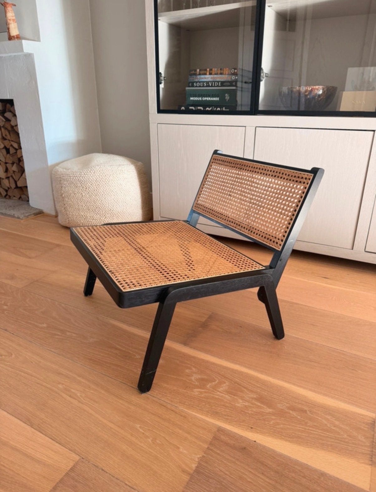 Lage loungestoel merantihout & rotan H&M, Huis en Inrichting, Ophalen, Gebruikt, Zwart, Eén