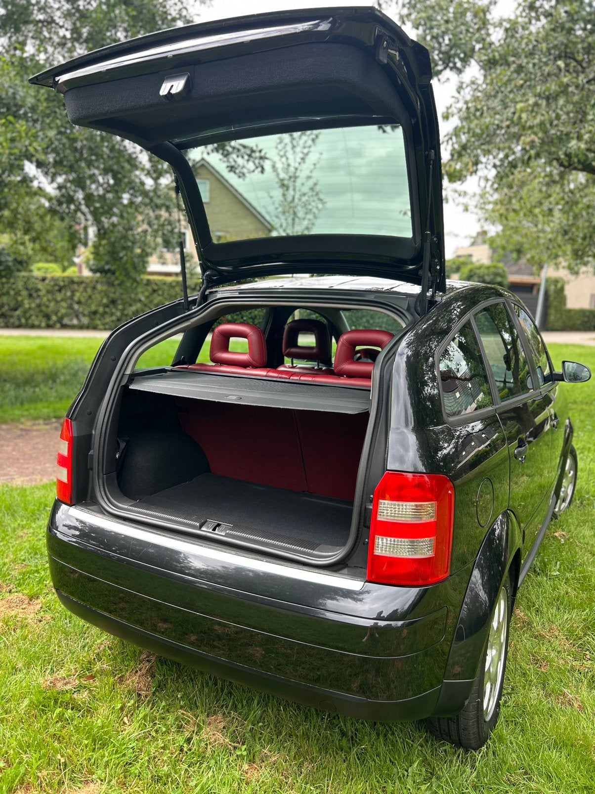 Audi A2 in top conditie met Vol leer -Clima- stoelverwarming, Auto's, Audi, Dealer onderhouden, Zwart, Leder, Handgeschakeld