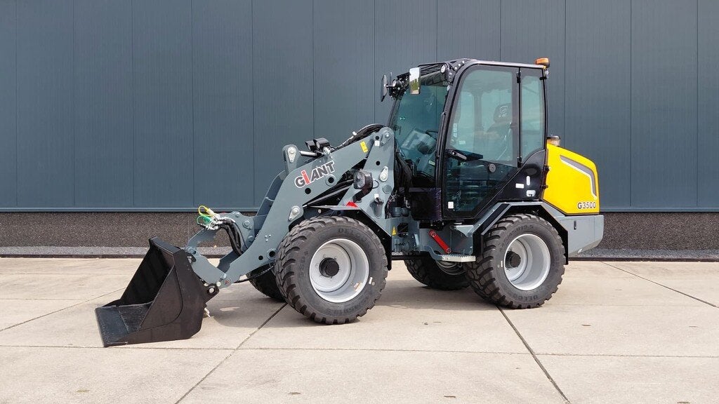 Giant G3500 (4657), Tobroco, Info@tobroco.nl, Sprendlingenstraat 57
5061 KM  Oisterwijk, Wiellader of Shovel