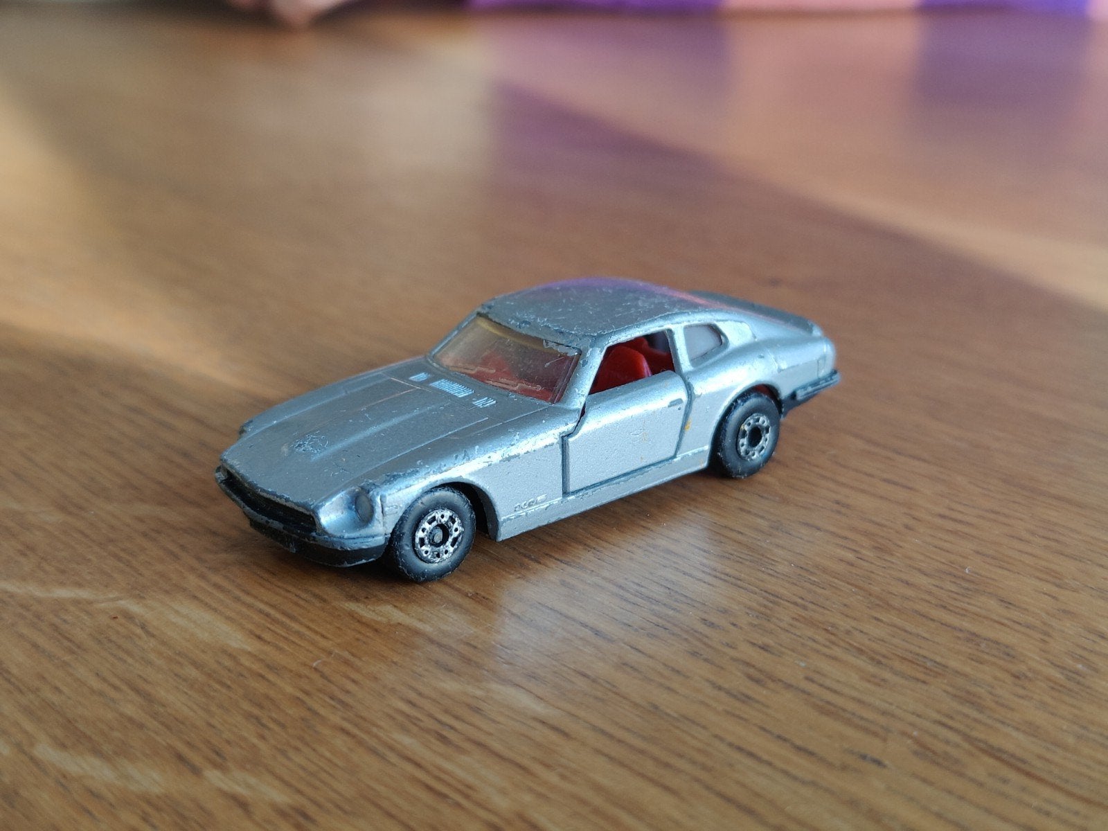 Matchbox Datsun 280 Z 2+2 ZILVER, Hobby en Vrije tijd, Modelauto's | Overige schalen, Ophalen, Zo goed als nieuw, Auto