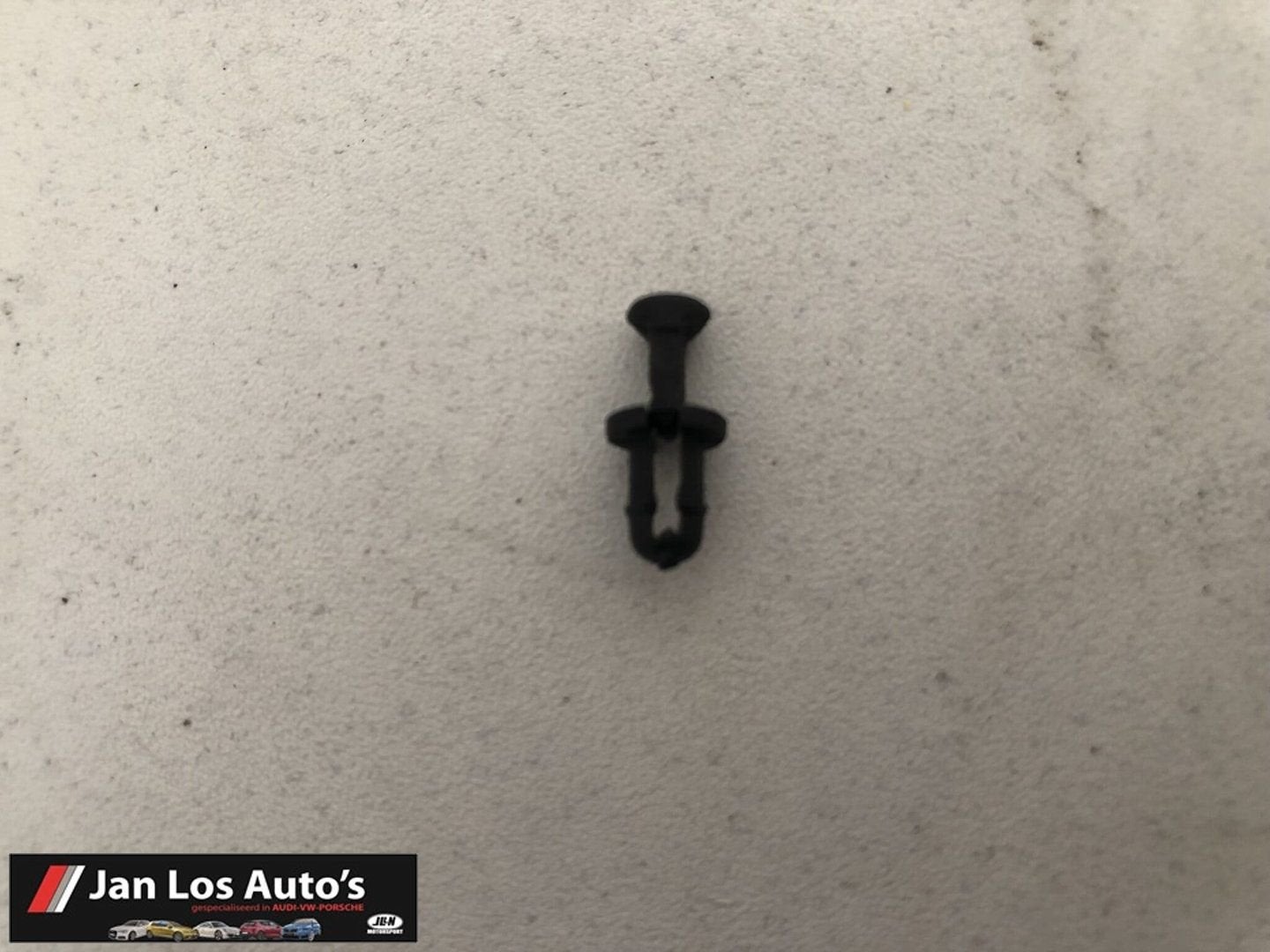 Klem clip motorkap 80 B3 B4 893823740, Gebruikt, -, -, -