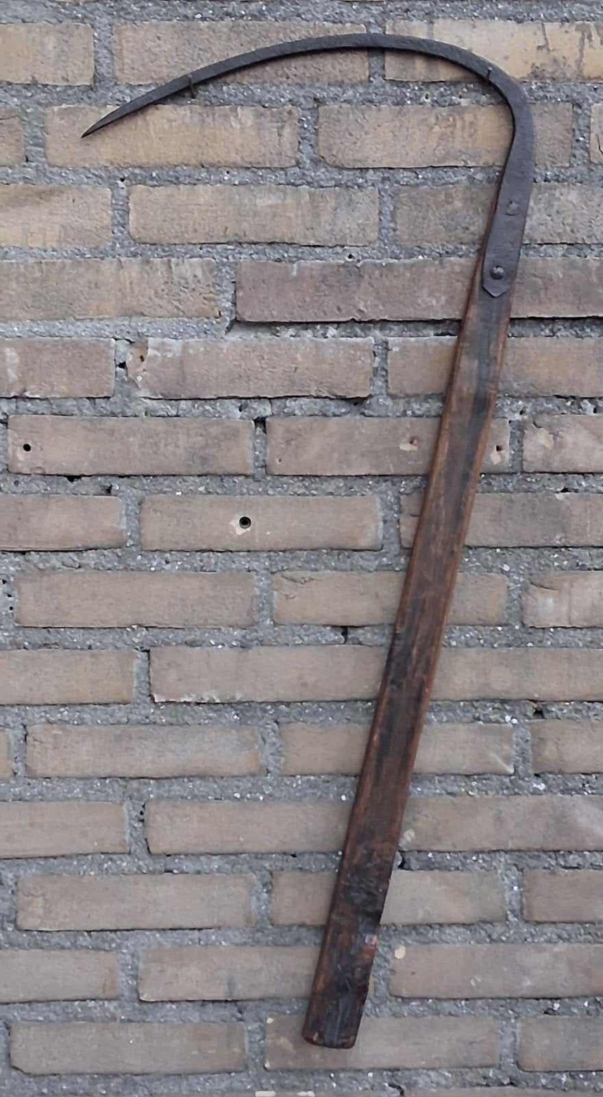 Pikhaak. Ca 1900. Gesmeed. Houten steel. 37/85 cm., Ophalen