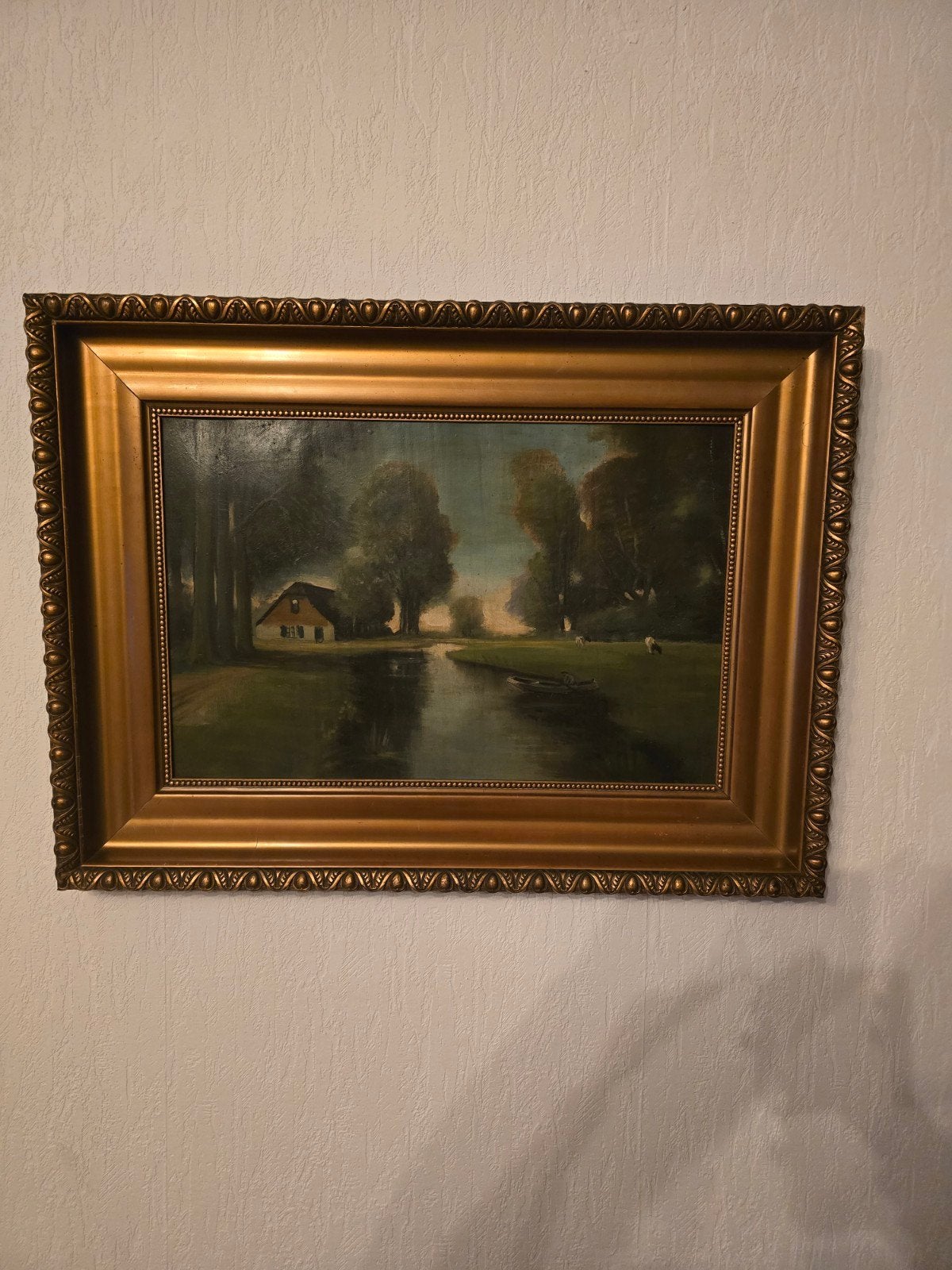 Schilderij: Boerderij aan rivier met antieke lijst, Ophalen of Verzenden