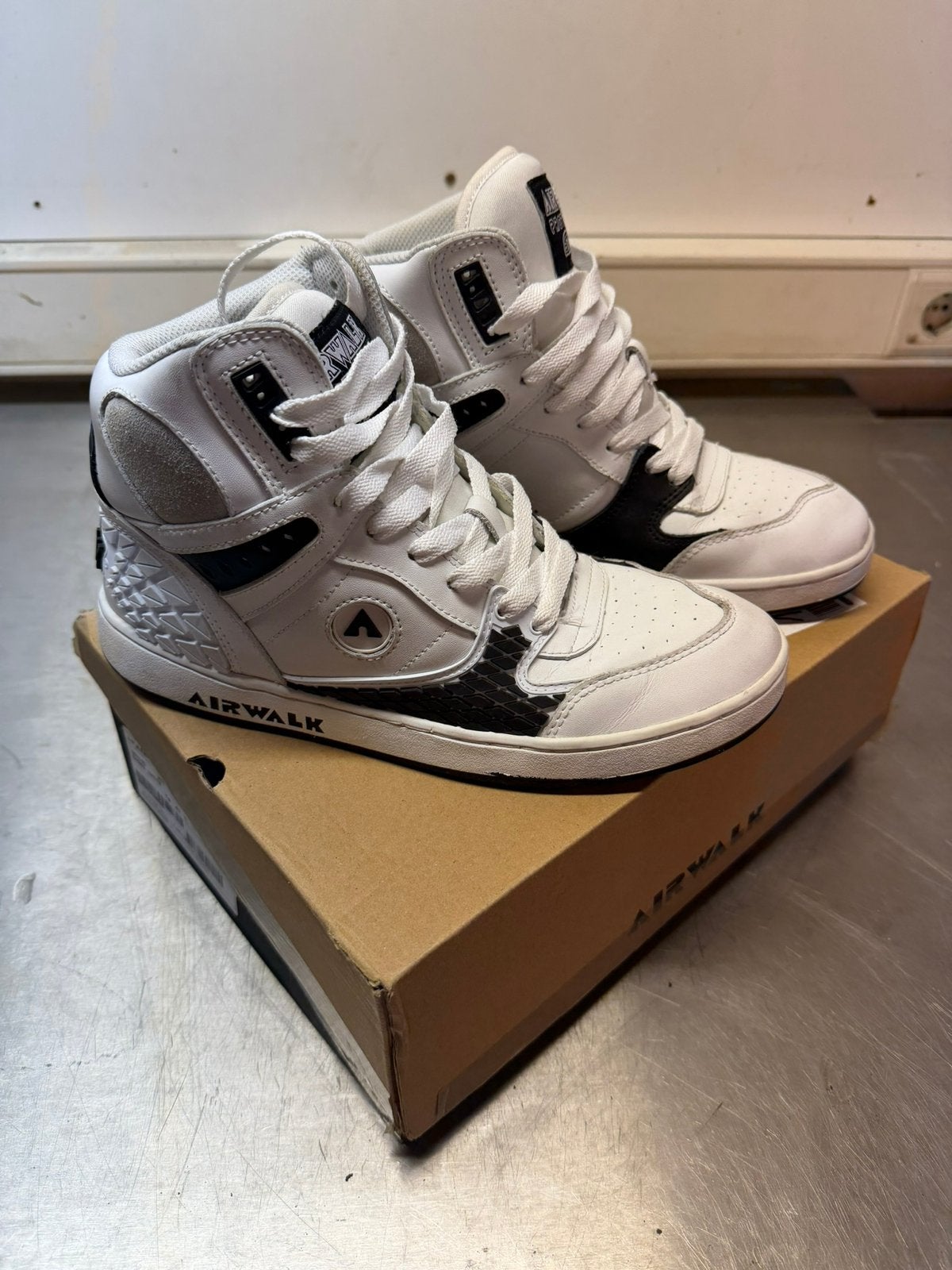 Retro AirWalk skateschoenen, Ophalen of Verzenden, Zo goed als nieuw