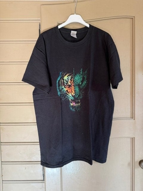 Shirts wolven / tijgers maat L, Ophalen of Verzenden, Zo goed als nieuw, Maat 52/54 (L), Zwart