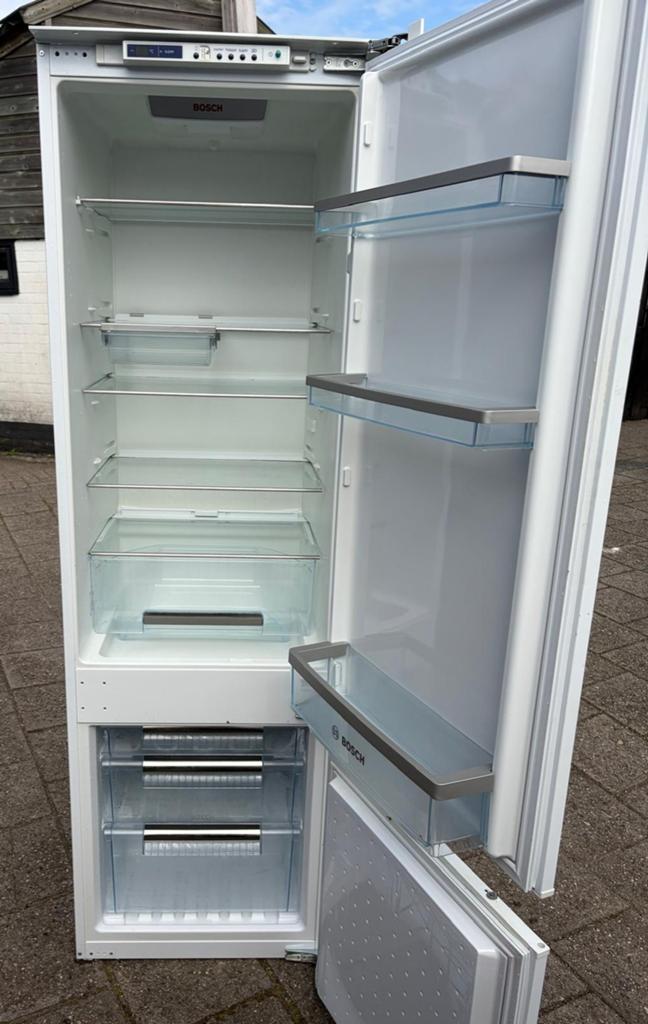 Koelkast bosch inbouw IJSKASTEN, Witgoed en Apparatuur, Koelkasten en IJskasten, Ophalen, Gebruikt, 200 liter of meer, 160 cm of meer