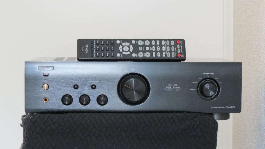 Denon stereo versterker pma 520 ae, Audio, Tv en Foto, Versterkers en Receivers, Gebruikt, Denon, Ophalen of Verzenden, 60 tot 120 watt