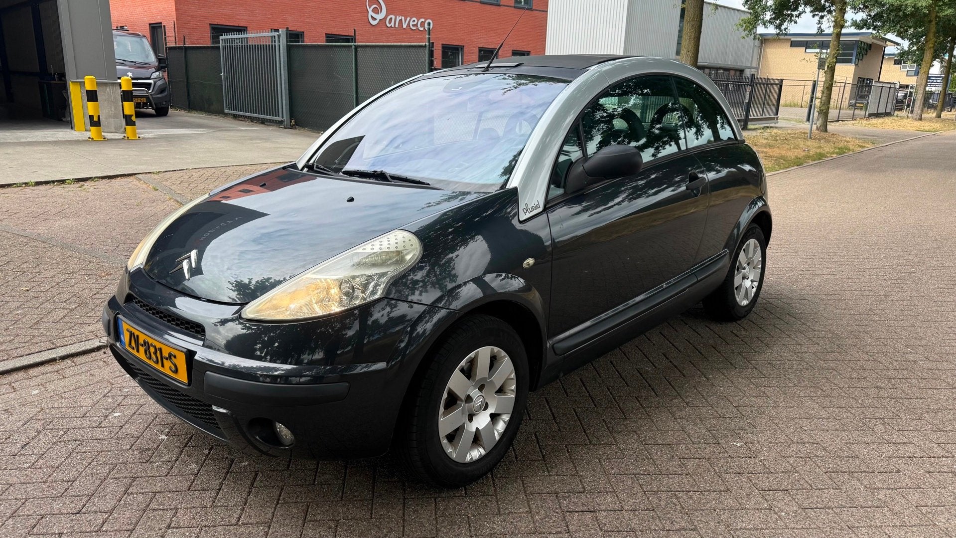 Citroen C3 Pluriel 1.4i 2005 NIEUWE APK DAK GAAT NIET OPEN, Auto's, Voorwielaandrijving, Cabriolet, 4 stoelen, 49 €/maand