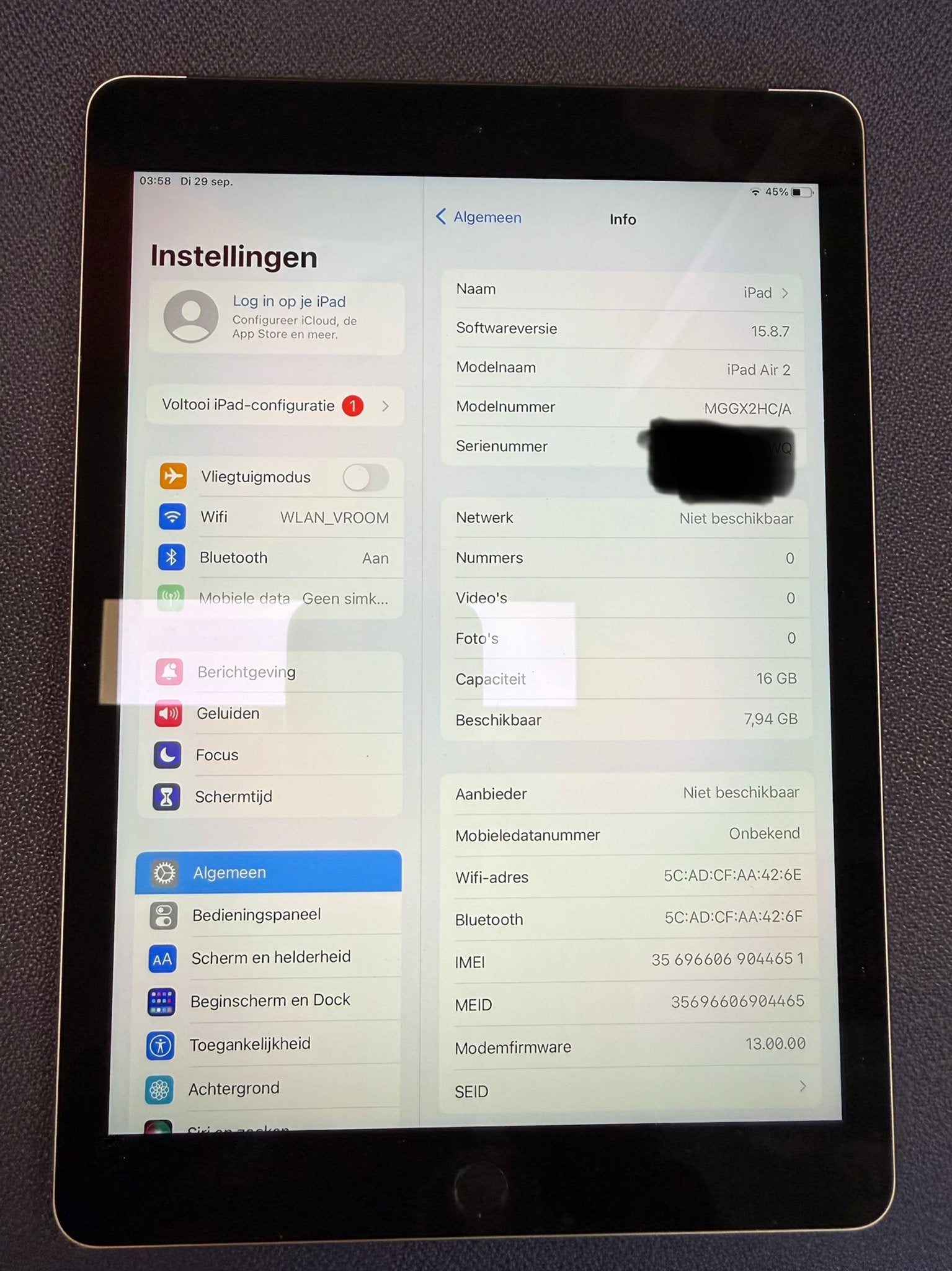 iPad Air 2 16GB WiFi + 3G (iOS 15.8.7)