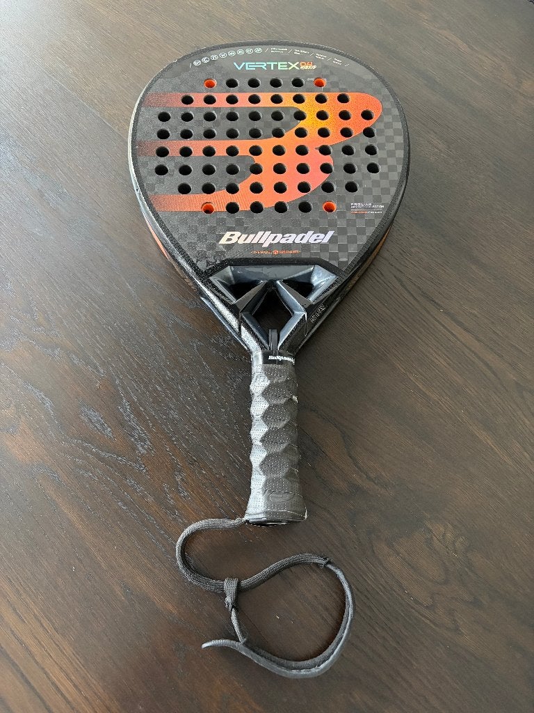 Bullpadel Vertex 04 Hybrid 2025 – Padelracket, Sport en Fitness, Padel, Ophalen of Verzenden, Zo goed als nieuw, Padelracket