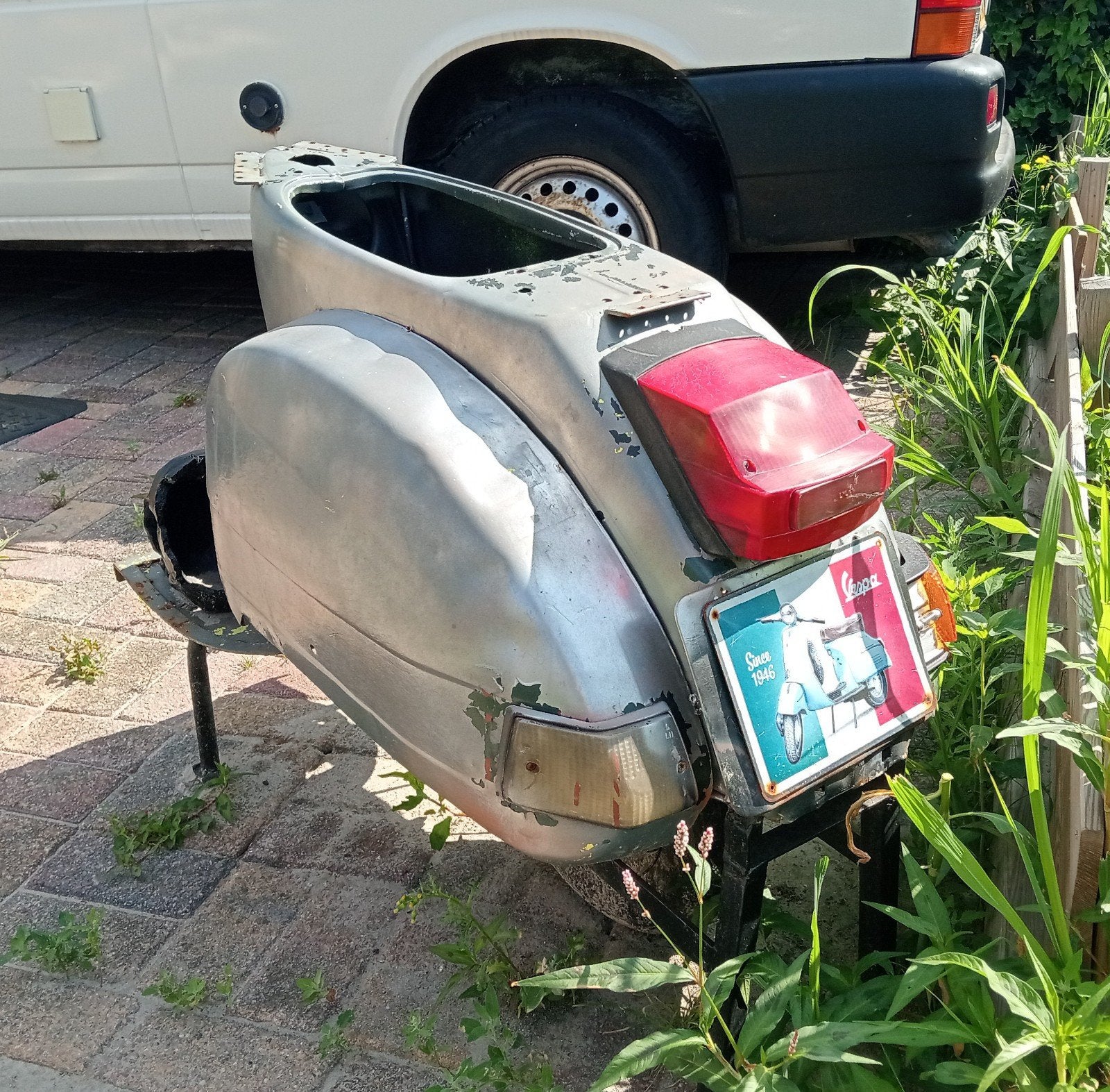 Bijzondere Vespa tuindecoratie / plantenbak, Ophalen, Minder dan 30 cm, Rond, Metaal