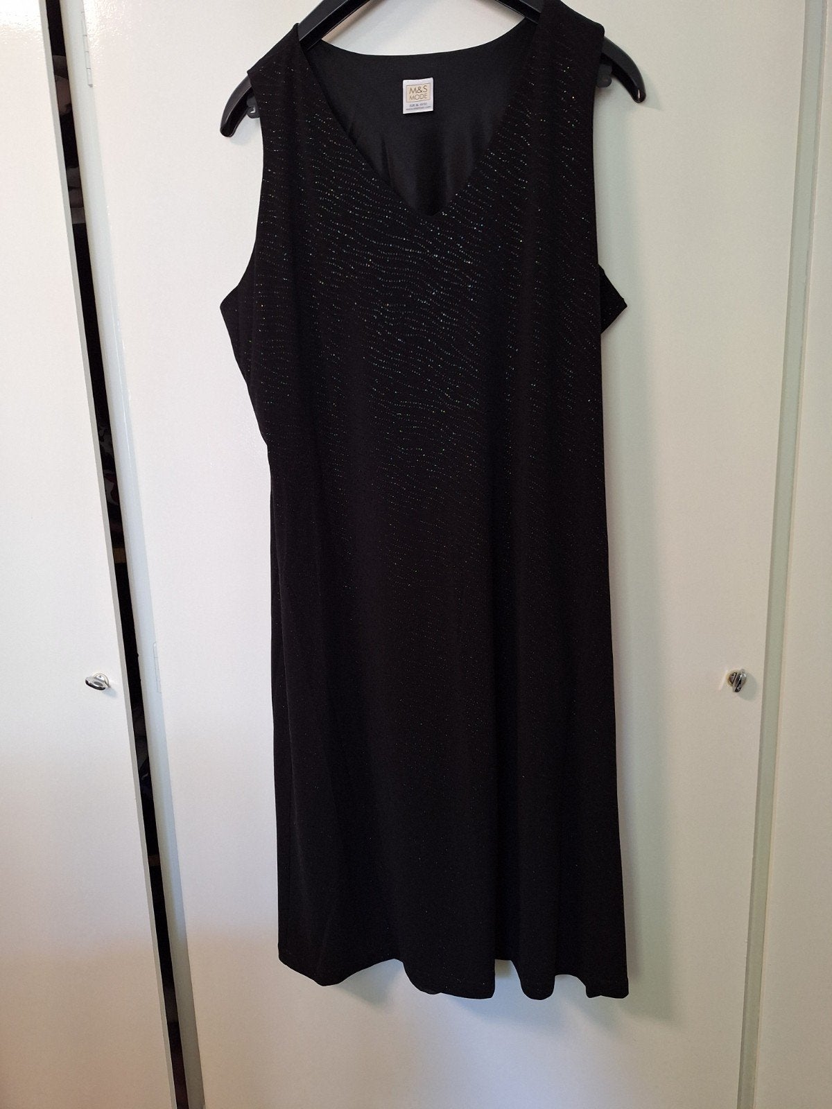M&S Mode Zwarte Jurk met Glitter - Maat XL 48/50, Ophalen, Zwart, Maat 46/48 (XL) of groter, Zo goed als nieuw