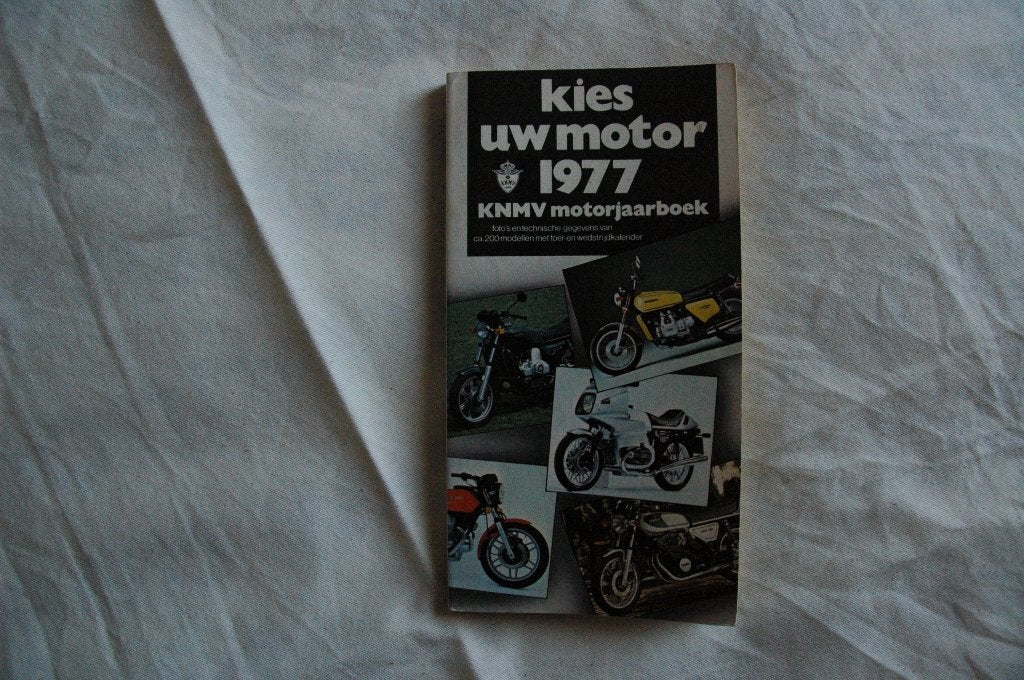 KNMV Moterjaar boek kies uw moter 1977, Ophalen of Verzenden, Zo goed als nieuw, Merk of Model