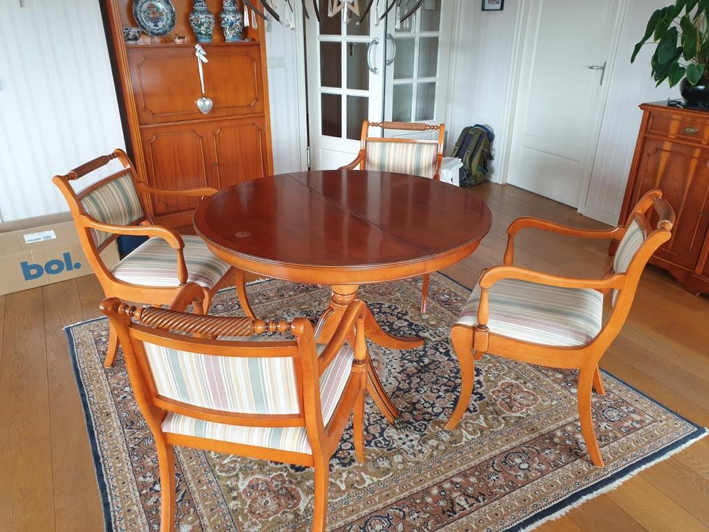 Uitschuifbare ronde mahonie houten eettafel, Ophalen, Gebruikt, 4 tot 6 stoelen