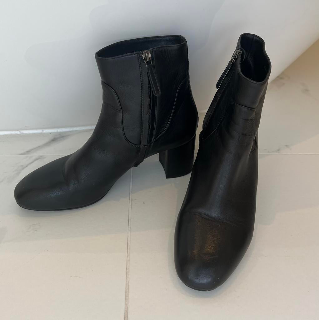 LK Bennett leatber boots, Zwart, Lage of Enkellaarzen, Ophalen of Verzenden, Zo goed als nieuw