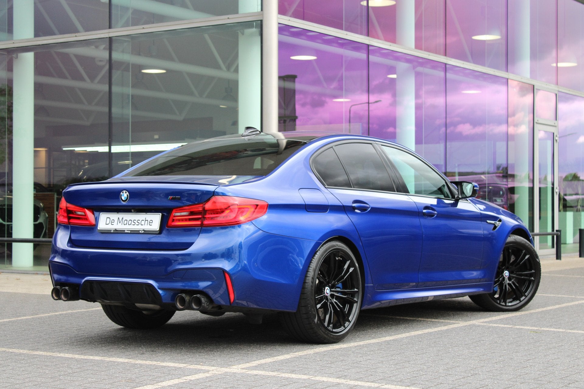 BMW M5 Automaat / Adaptieve LED / M Multifunctionele Stoelen, 12 maanden, Gebruikt, Leder, Bedrijf