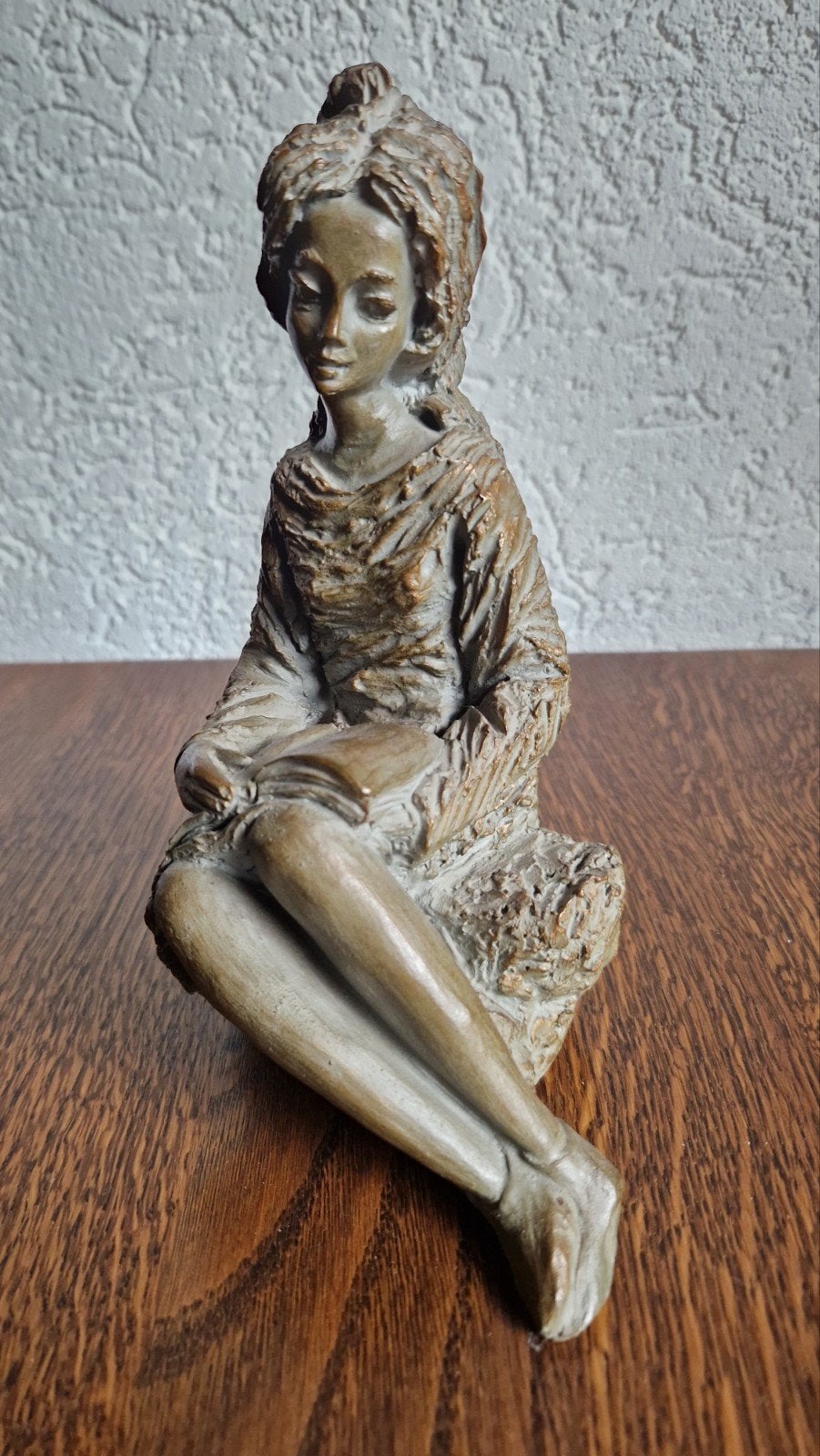 Vintage ASV beeld – zittende vrouw met boek – retro jaren, Ophalen of Verzenden, 20 - 50 cm, Beeld, Vrouw
