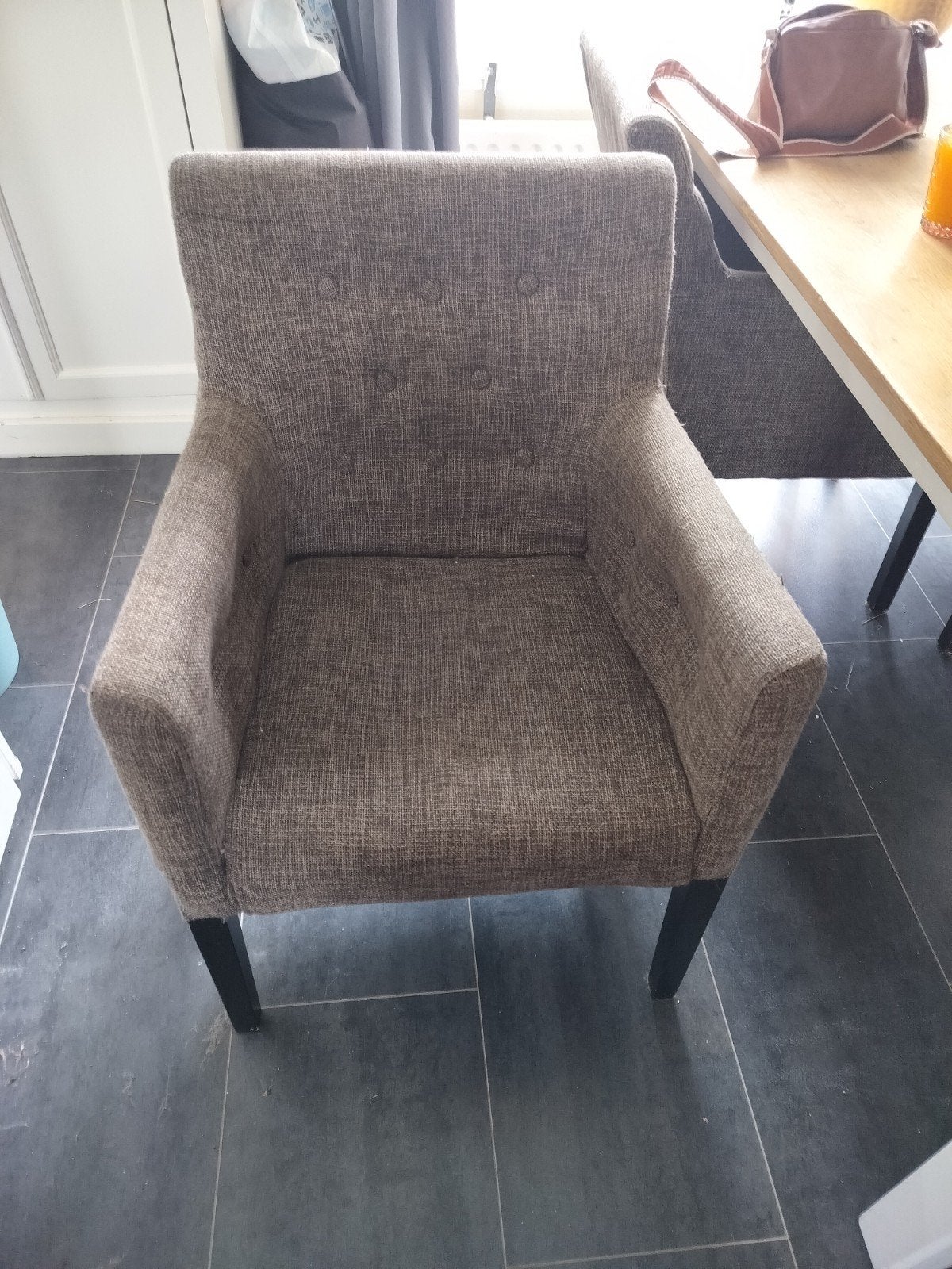 Set van 4 bruine eetkamerstoelen met armleuningen, Ophalen, Modern, Comfortabel, Gebruikt, Bruin