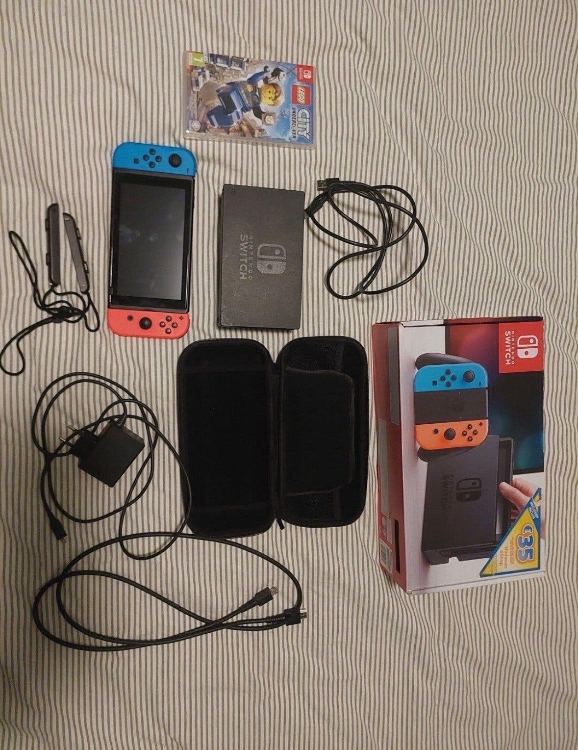 Nintendo Switch 2019 met accessoires en game, Switch 2019 Upgrade, Met 2 controllers, Ophalen of Verzenden, Gebruikt