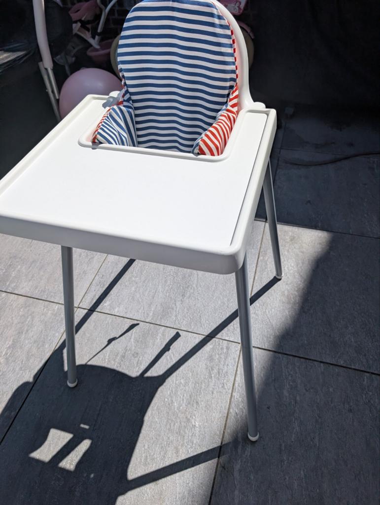 IKEA Antilop kinderstoel met kussen, Kinderen en Baby's, Kinderstoelen, Gebruikt, Overige typen, Afneembaar eetblad, Gordel(s)