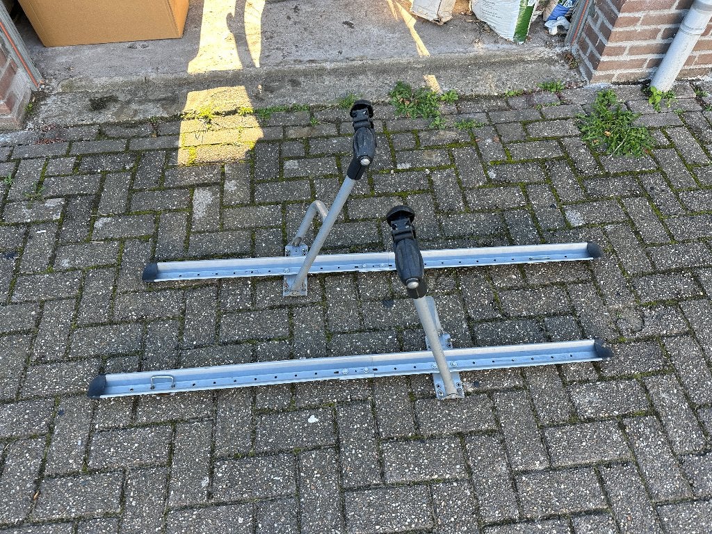Twee fietsendragers voor op dakdragers auto, Ophalen, Gebruikt, Brede banden, Dakdrager