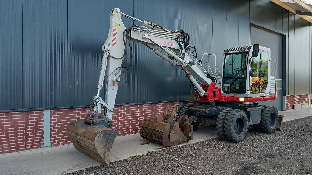 Complete Takeuchi TB175W mobiele sloop/sor/maai fu, Graafmachine