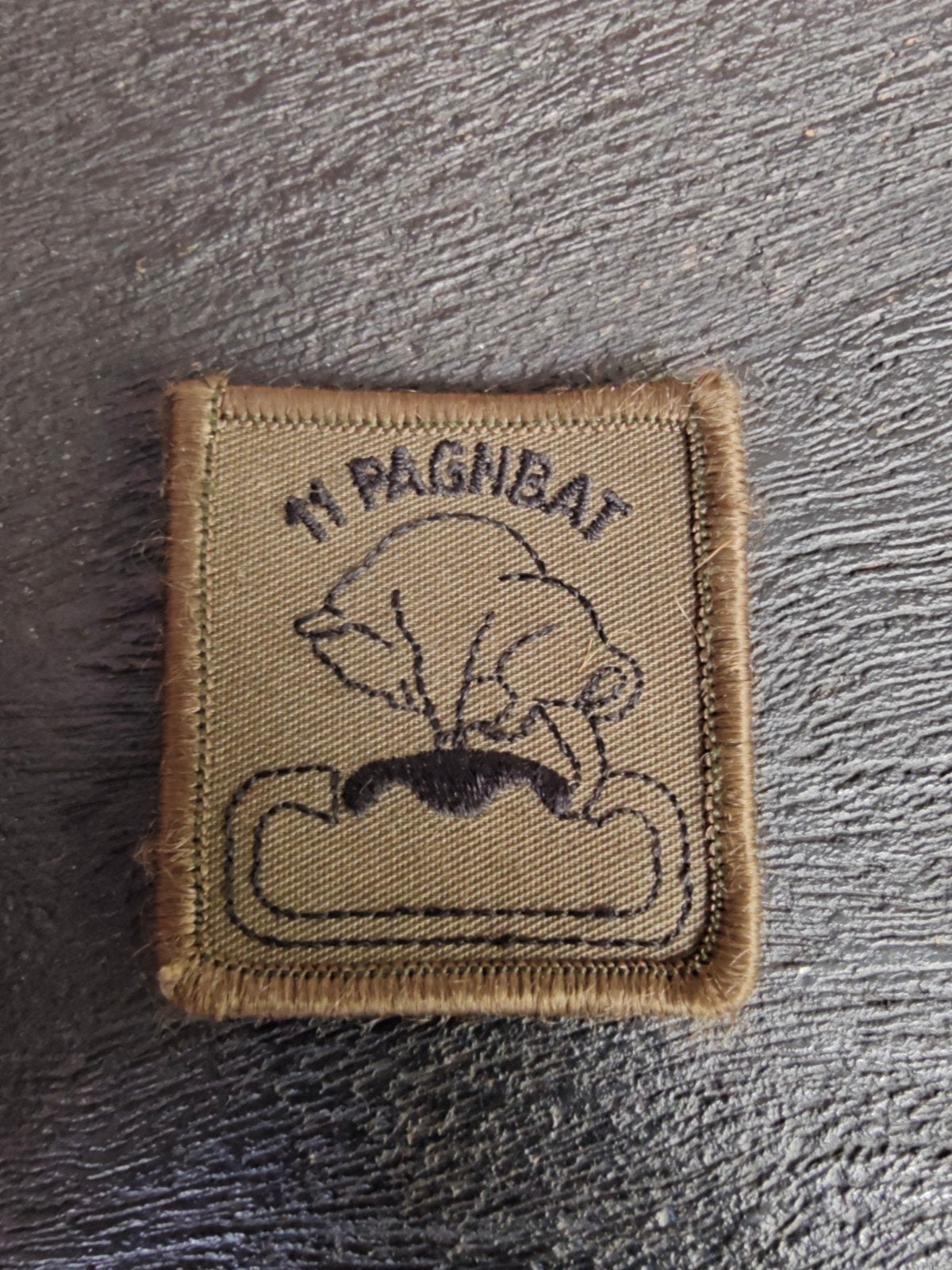 KL Landmacht borst embleem 11 PAGNBAT Pantsergeniebataljon -, Ophalen of Verzenden, Landmacht, Nederland, Embleem of Badge