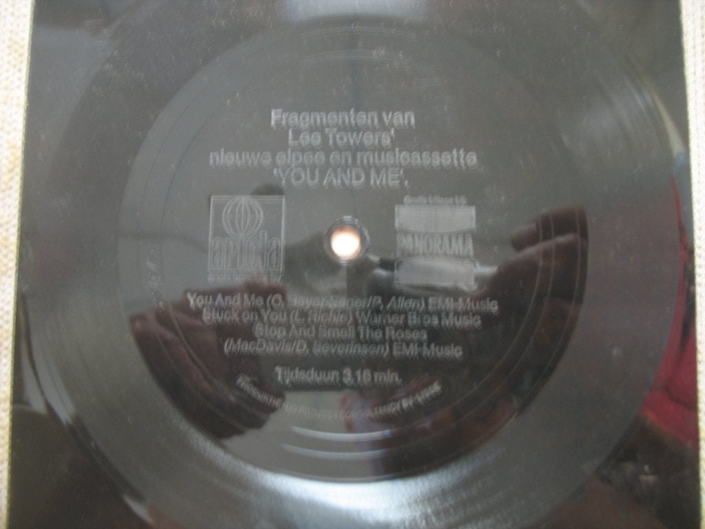 Single Sale; Lee Towers - You and me (flexi + 2), Gebruikt, 7 inch, Ophalen of Verzenden, Pop